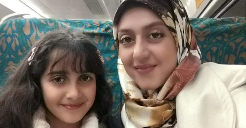 Elsa Jadidi and Saharnaz Haghjoo - Selfie