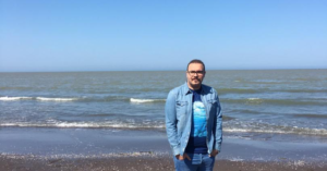 Masoud Shaterpour Khiaban and the sea