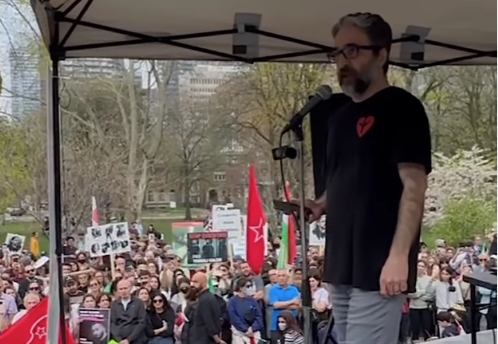 Hamed Esmaeilion speaking in demonstration of Iranians - Toronto